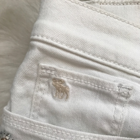 Abercrombie White Denim Cut Off Jean Shorts 16 - Picture 4 of 6